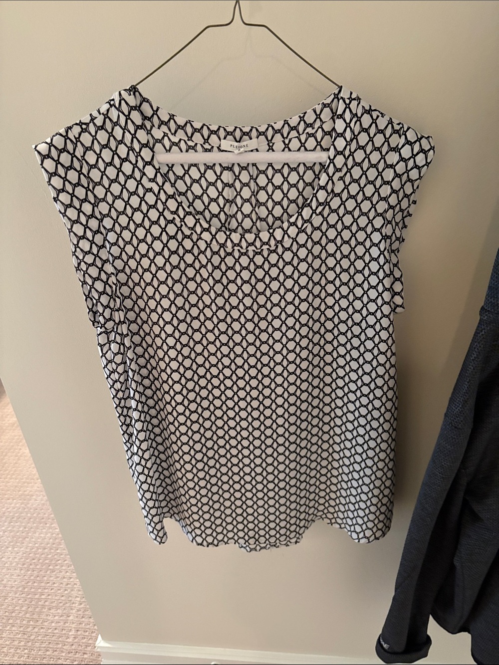 Pleione Black & White Patterned Cap Sleeve Top